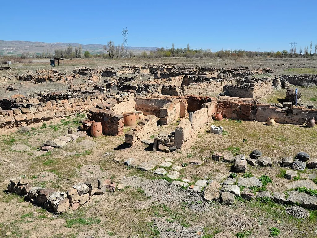 The Bronze Age Karum of Kanesh c 1920 - 1850 BC - Kultepe Kanesh today